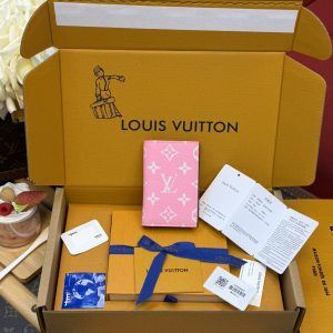 320¥ Premium Full-Steel Wallet, Authentic Design, Top-Grain Cowhide, 163 Dynamic, Boutique-Matching Packaging, Complete Set as Pictured: Certificate of Authenticity, Copper Electronic Tag, Gift Bag! M26072 Pink